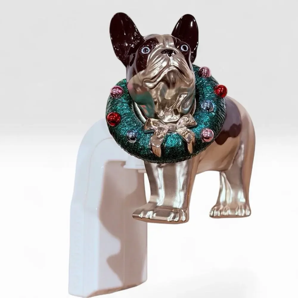 Bath & Body Works Wallflowers Holiday Bulldog w/ Wreath Plug-In Warmer